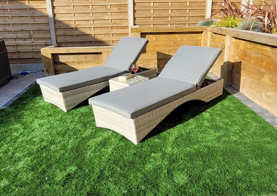 【Home&Garden】RATTAN SUN LOUNGERS WITH DRINKS TABLE - GREY - MEGHAN RANGE