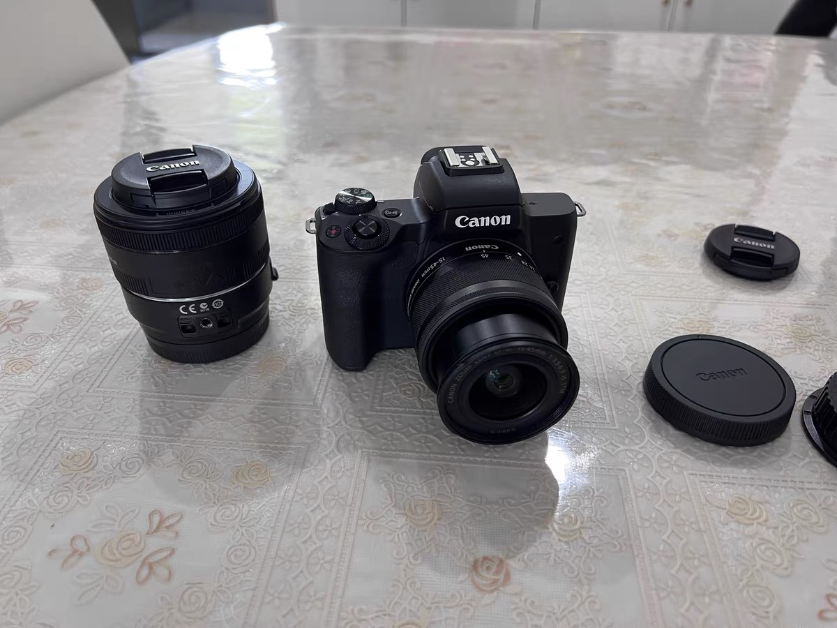 Canon EOS M50 Mark II Content Creator Kit, Mirrorless 4K Vlogging Camera Kit Includes EF-M 15-45mm Lens, Tripod Grip, Stereo Microphone《NO8》