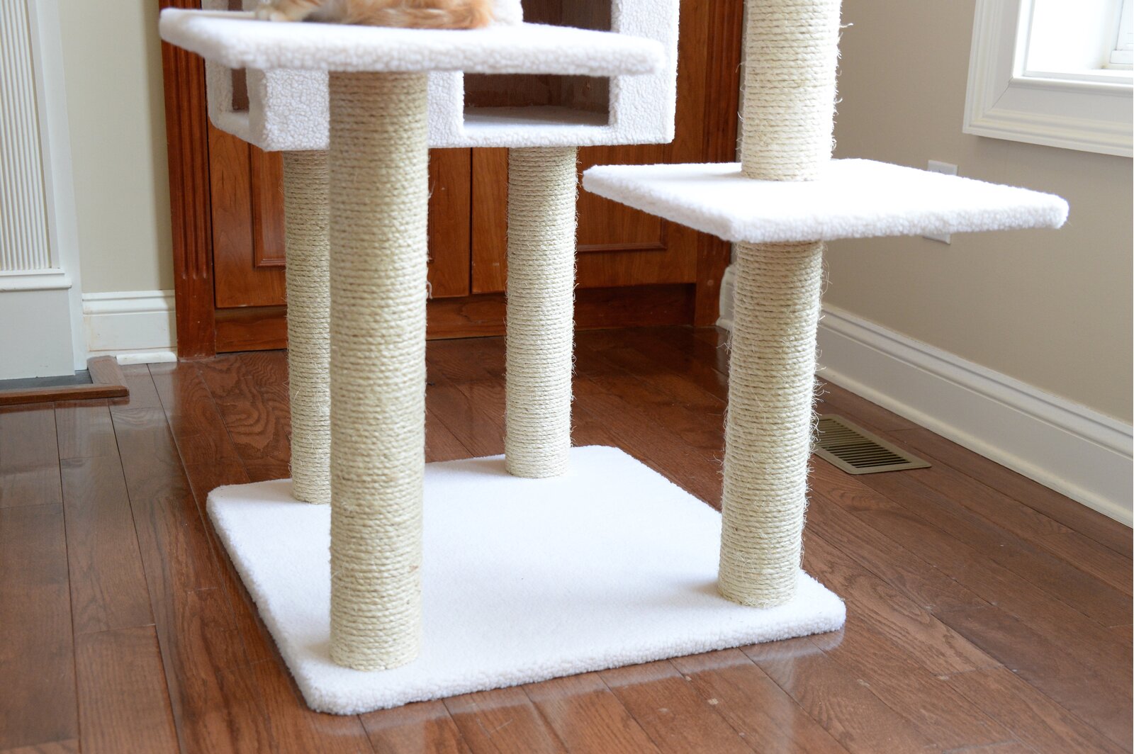 【Pet】77 Zuckerman Classic Real Wood Jackson Galaxy Approved Cat Tree